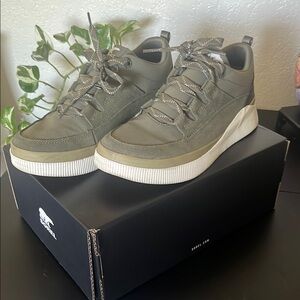 Sorel Out N About IV Low Sneakers, Waterproof, Stone Green & Chalk, 8.5